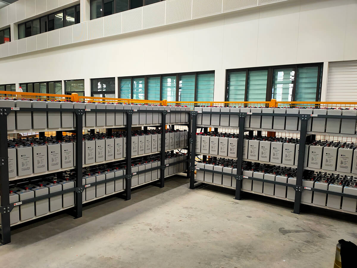 集中式或分散式UPS —哪個(gè)適合您？